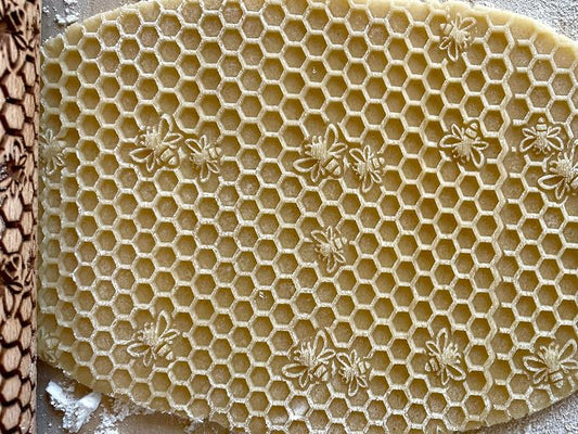 BEEHIVE Embossing Rolling Pin - Image 2