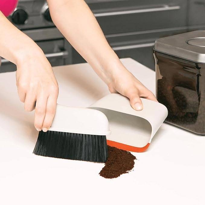 OXO Good Grips Compact Dustpan and Brush Set - Image 7