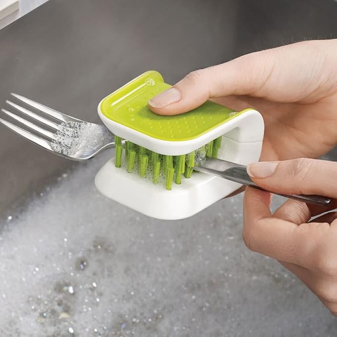 Joseph Joseph 85105 BladeBrush Knife and Cutlery Cleaner Brush Bristle Scrub - Image 4