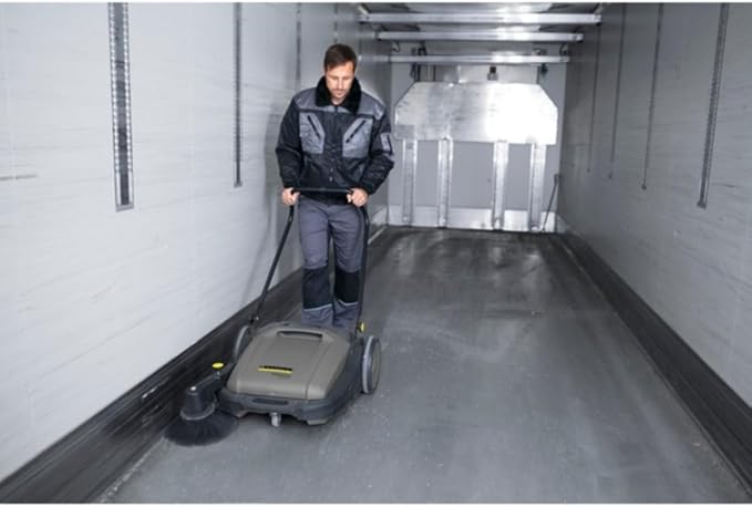 Kärcher Pro Walk Behind Outdoor Push Sweeper, KM 70/20 C, 1 Bristle Brush - Image 5