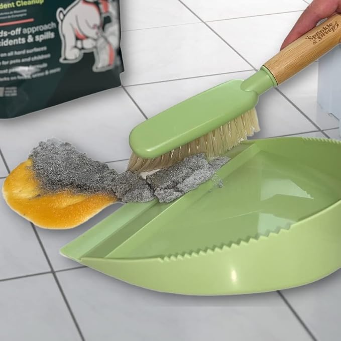 Sprinkle & Sweep Dust Pan and Brush - Image 4