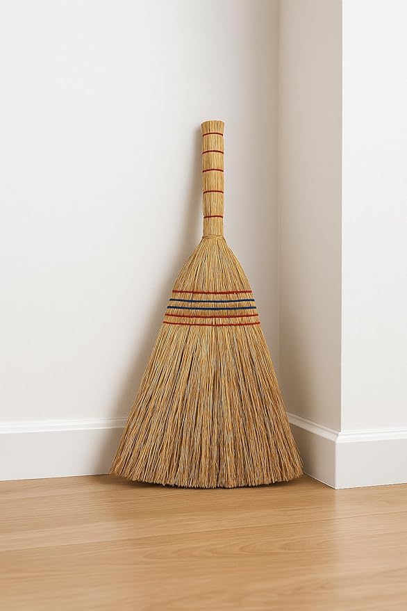 B Unique Lightweight Corn Broom – 75cm Natural Straw Broom by B+Unique