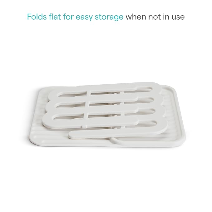 Munchkin Bottle Drying Rack and Mat, Holds 8 Bottles, Pump Parts, & Accessories - Image 4