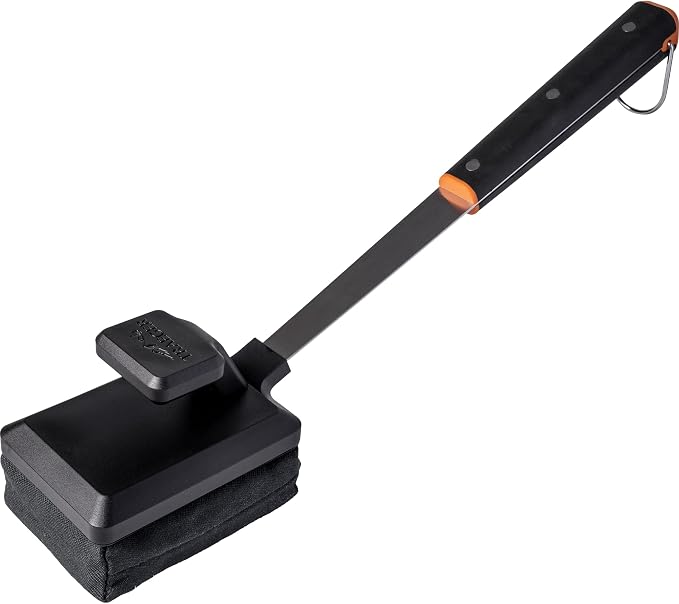 Traeger Grills BBQ Steam N' Clean Grill Brush – Bristle-Free Steam Cleaning by TraegerPelletGrills
