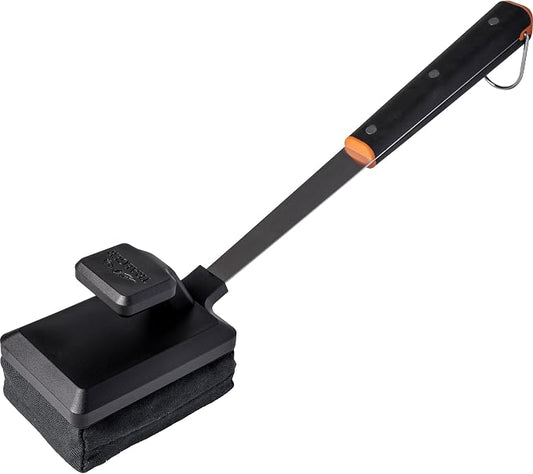 Traeger Grills BBQ Steam N' Clean Grill Brush – Bristle-Free Steam Cleaning by TraegerPelletGrills