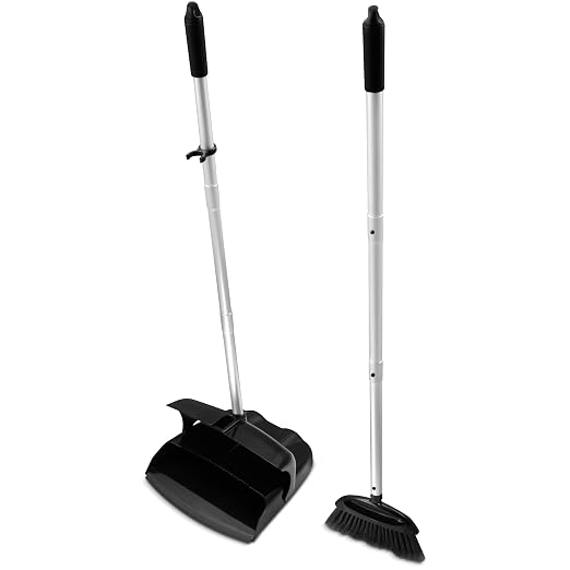Carlisle FoodService Products Duo-Pan Upright Dust Pan and Broom Set - Image 2