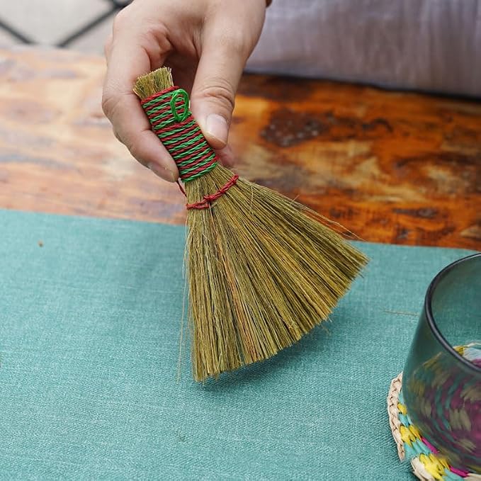 Mini Straw Broom, Desktop Cleaning Broom, Used - Image 6