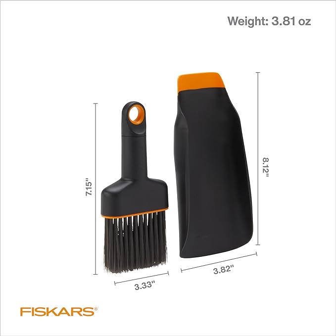 Fiskars Planting Soil Scoop & Brush Set, Dual-Sided Tool - Image 3