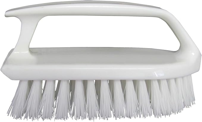 STAR BRITE Scrub Brush/Curved Plastic Handle by Starbrite