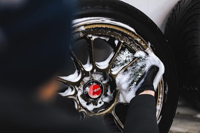 The Rag Company – The Cyclone Ultra Wheel Mitt – Perfect - Image 3