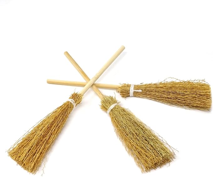 Honbay 10PCS Miniature Artificial Mini Straw Brooms - Image 4