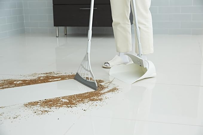 Broombi and Dustpan Set - Image 2
