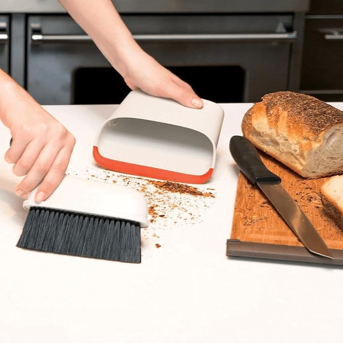 OXO Good Grips Compact Dustpan and Brush Set - Image 6