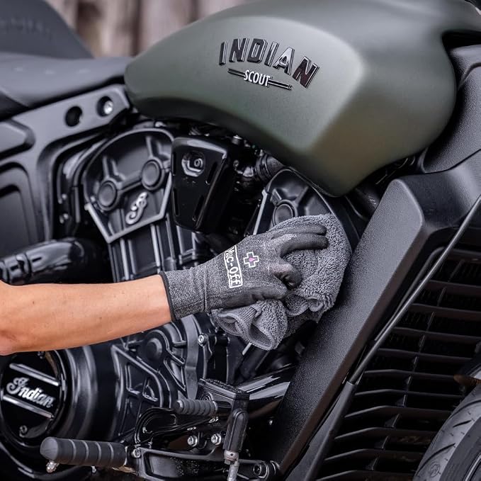 Muc Off Premium Microfibre Cleaning & Polishing Cloth - Image 3