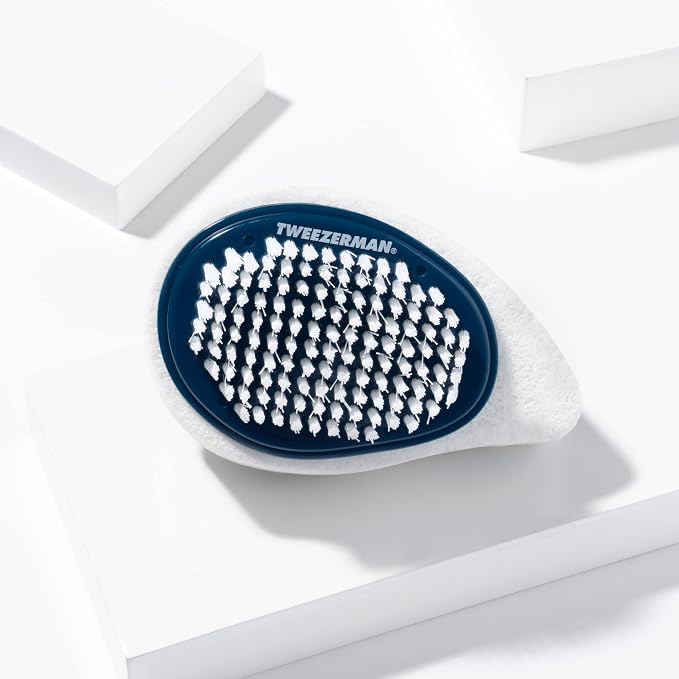 Tweezerman Exclusive Dual Surface Nail Brush & Callus Combo, Evening Blue - Image 7