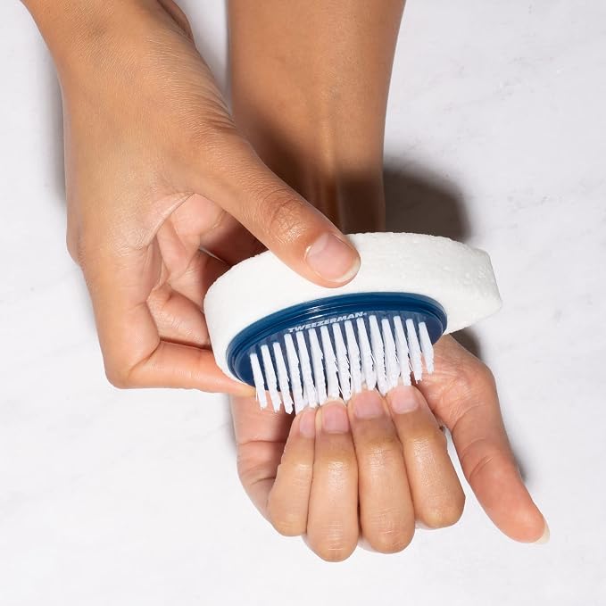 Tweezerman Exclusive Dual Surface Nail Brush & Callus Combo, Evening Blue - Image 5