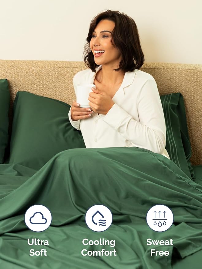 Extra Deep King Fitted Sheet - Hotel Luxury Single Fitted Sheet Only - Easily Fits 18 inch to 24 inch Mattress - Ultra Soft, Wrinkle Free with Extra Deep Pockets - Breathable & Comfy - Emerald Green