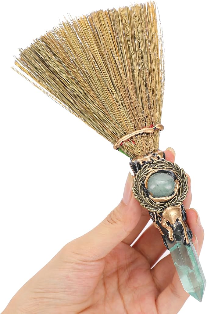 Witch Broom Green Crystal by RENEMEGO