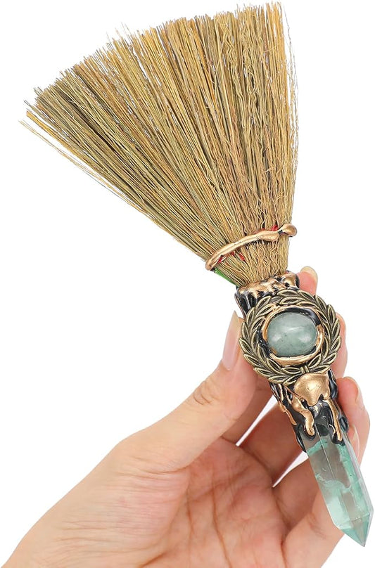 Witch Broom Green Crystal by RENEMEGO