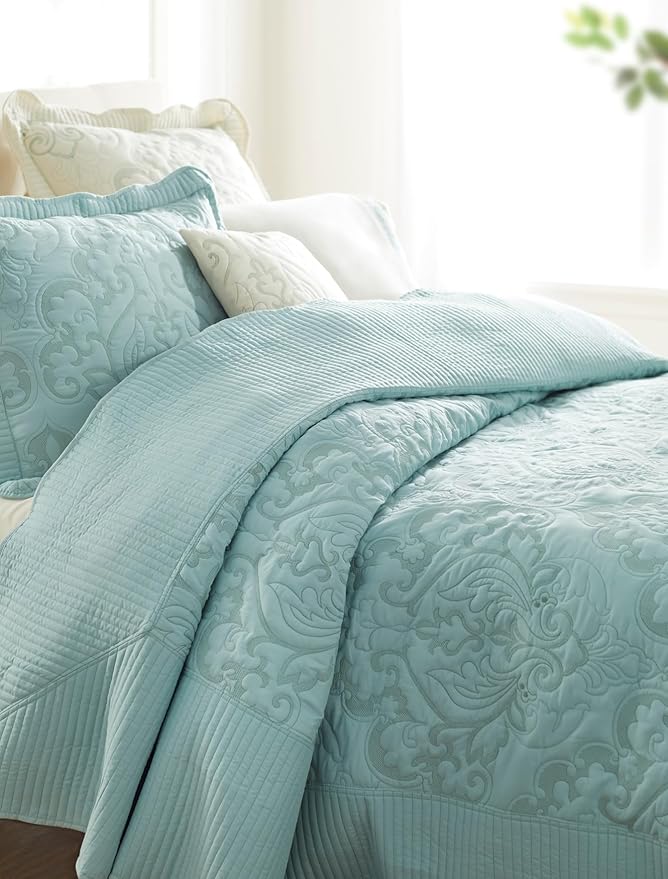 BrylaneHome Bedding Lightweight All Season Modern Amelia Quilted Damask Oversized Ultra Soft Bedspread - Twin, Ivory