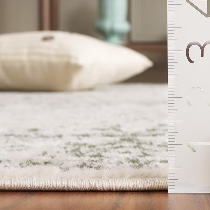 SAFAVIEH Adirondack Collection Runner Rug - 2'6" x 8', Ivory & Dark Green, Distressed Design, Non-Shedding & Easy to Clean, Ideal for Hallway, Foyer, Entryway, Bedroom (ADR109X)