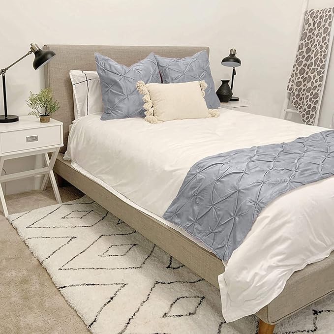 Queen Bed Runner Set - 100% Cotton 800 Thread Count - Luxury Pinch Pleated Bed Runner and 2 Pillow Covers - 3 Piece Set, Light Grey