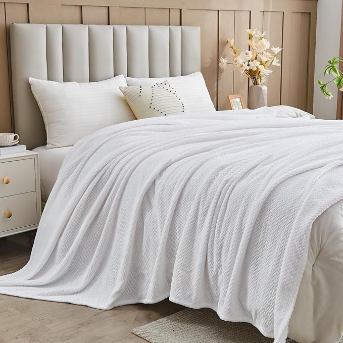 NEWCOSPLAY Super Soft Twin Blanket White Premium Silky Flannel Fleece Leaves Pattern Lightweight Bed Blanket All Season Use (White, Twin(60"x80"))