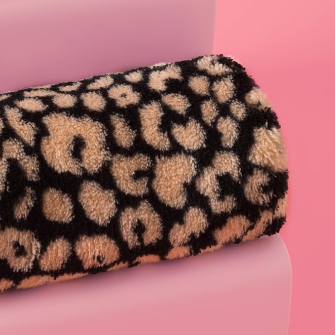 ERASE YOUR FACE Reusable Makeup Remover Cloths - Image 5