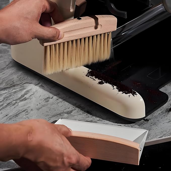 Small Dustpan and Brush Set - Image 6