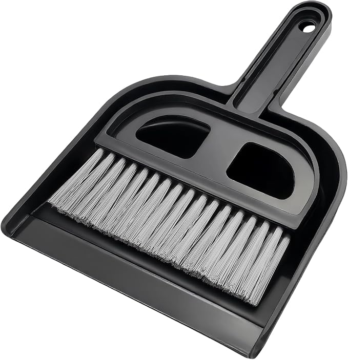 Mini Dustpan and Brush Set by LNQ+LUNIQI