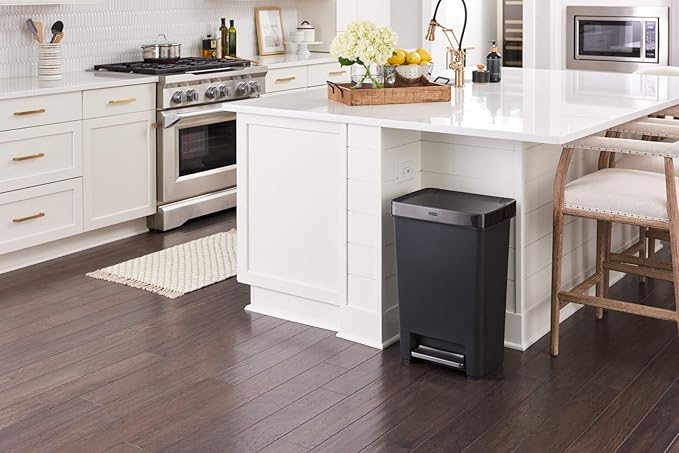 Rubbermaid Premier Series III Step-On Trash Can - Image 3