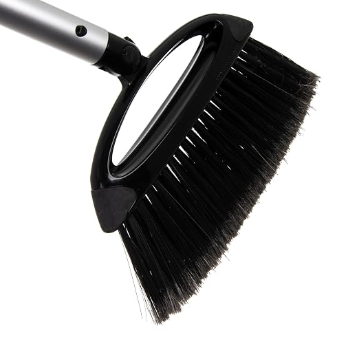 Carlisle FoodService Products Duo-Pan Upright Dust Pan and Broom Set - Image 9