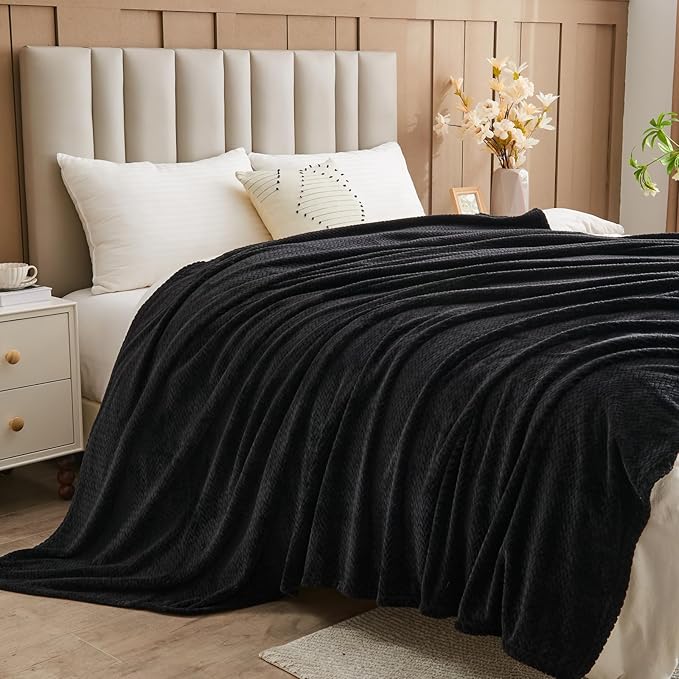 NEWCOSPLAY Super Soft Queen Blanket Black Premium Silky Flannel Fleece Leaves Pattern Lightweight Bed Blanket All Season Use (Black, Queen(90"x90"))