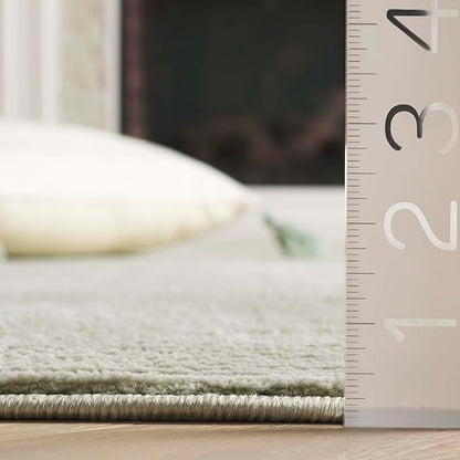 SAFAVIEH Revive Collection Area Rug - 4' x 6', Sage, Transitional Design, Stain Resistant, Ideal for High Traffic Areas in Living Room, Bedroom & Dining Room (REV102W-4)