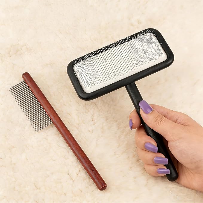 Sheepskin Wool Brush by Haetyieh