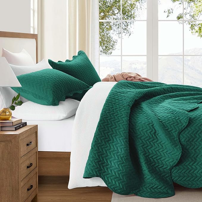 IR Imperial Rooms Queen Quilt Bedding Set Size (90" x 96") + 2 Pillow Shams (20" x 26"+ 2") - 3 Pcs All Season Lightweight Reversible Microfiber Coverlet Embossed Quilt Bedspread (Emerald)