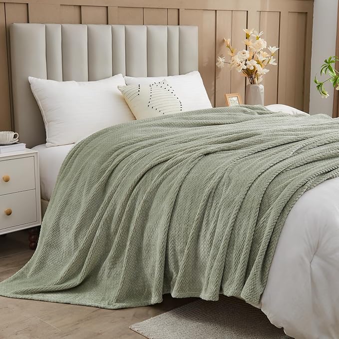 NEWCOSPLAY Super Soft Throw Blanket Sage Green Premium Silky Flannel Fleece Leaves Pattern Lightweight Bed Blanket All Season Use (Sage Green, Throw(50"x60"))
