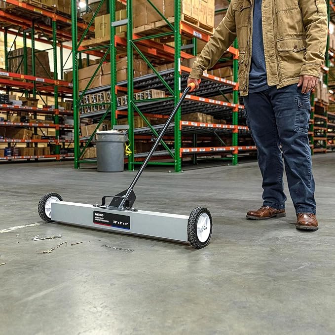 NEIKO 53418A 36-Inch Magnetic Pickup Sweeper - Image 7