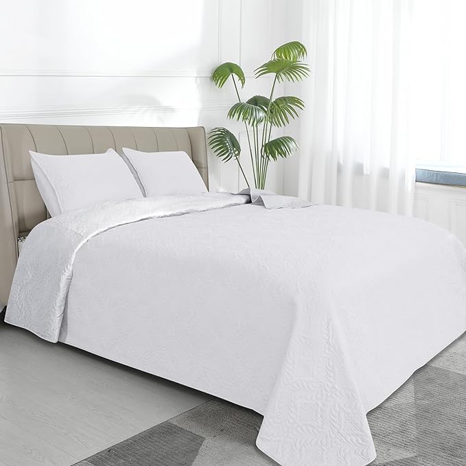 Easy-Going Twin Size Reversible Quilt Set with 1 Quilt and 1 Pillow Sham, Soft Bed Quilt Cover, Water Resistant Lightweight Microfiber Bedspread, Stain Resistant, Olive Leaf-White/White