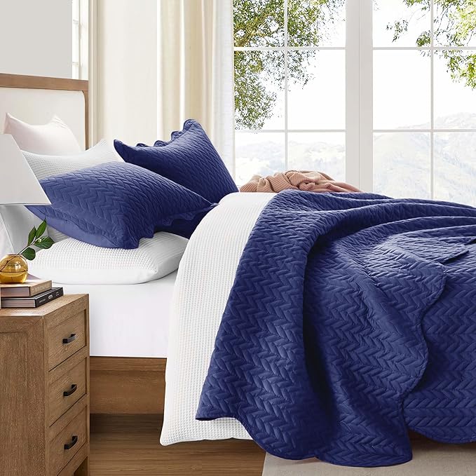 IR Imperial Rooms Twin Quilt Bedding Set (68” x 86”) - Bulk Pack of 10 Wholesale for Hotels, Guest Bedroom & Airbnbs - Lightweight Microfiber Reversible Embossed Quilts Bedspreads (Navy)