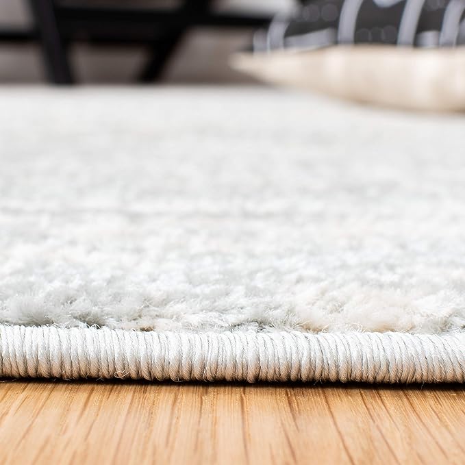 SAFAVIEH Tulum Collection Area Rug - 8' Square, Light Grey & Ivory, Moroccan Boho Tribal Design, Non-Shedding & Easy to Clean, Ideal for Living Room, Bedroom, Dining Space (TUL272F)