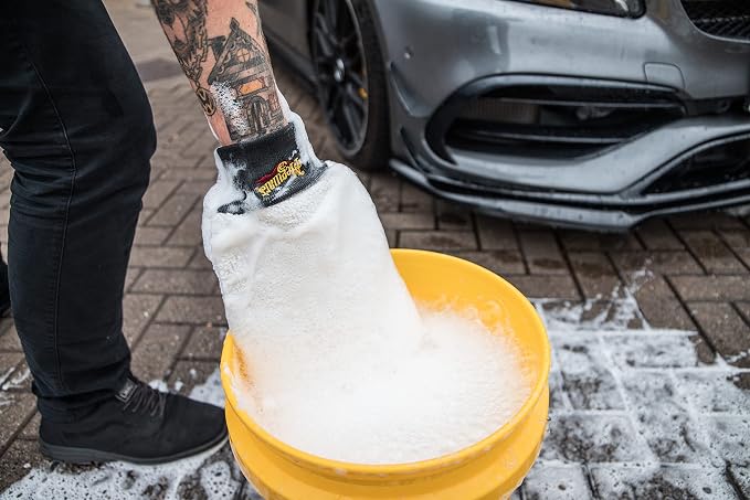 Meguiar's X3002 Microfiber Wash Mitt - Image 6