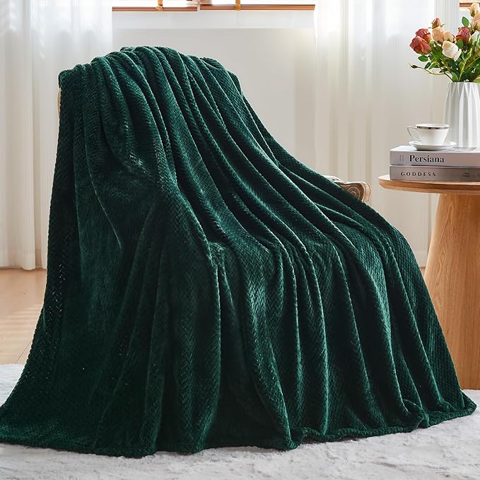 NEWCOSPLAY Super Soft Twin Blanket Forest Green Premium Silky Flannel Fleece Leaves Pattern Lightweight Bed Blanket All Season Use (Forest Green, Twin(60"x80"))