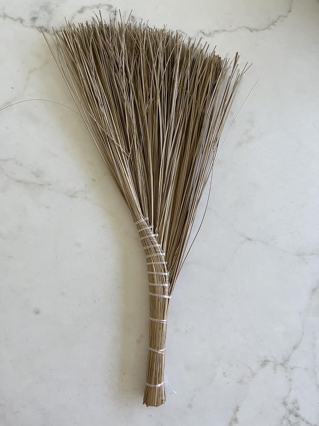 Vietnamese Natural Straw Broom/Handmade Coconut Leaf Broom - Image 2