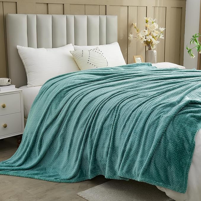 NEWCOSPLAY Super Soft Throw Blanket Light Teal Premium Silky Flannel Fleece Leaves Pattern Lightweight Bed Blanket All Season Use (Light Teal, Throw(50"x60"))