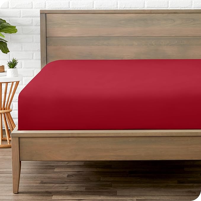 Fitted Bottom Sheet Full Size - Premium 1800 Microfiber - Ultra-Soft Hotel Luxury - Deep Pocket - Durable and Long Lasting - Fitted Sheet (Full, Red)
