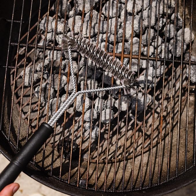 Chef Craft Select BBQ Grill Brush, 18 Inch, Stainless Steel/Black - Image 4