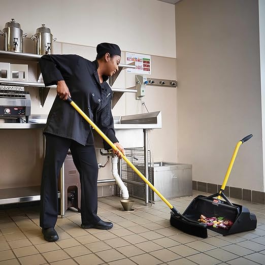 Rubbermaid Commercial Products Maximizer Heavy Duty Upright Debris/Dust Pan - Image 5