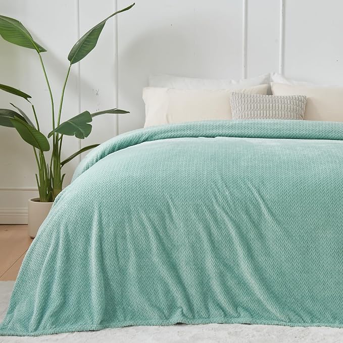 NEWCOSPLAY Super Soft Twin Blanket New Sage Green Premium Silky Flannel Fleece Leaves Pattern Lightweight Bed Blanket All Season Use (New Sage Green, Twin(60"x80"))
