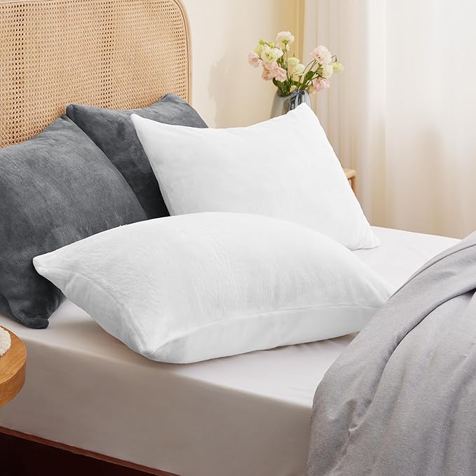 BEDELITE Flannel Pillowcases Standard Set of 2, Super Soft Fleece Pillow Case Cover with Zipper for Bedroom, Sofa, Couch,Luxury Cozy Velvet Pillow Shams for All Seasons(20x26 Inches, Bright White)